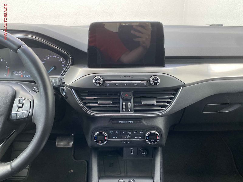 Ford Focus (2019) 2.0 TDCi, Titanium, AT, LED - fotka 12 z 18