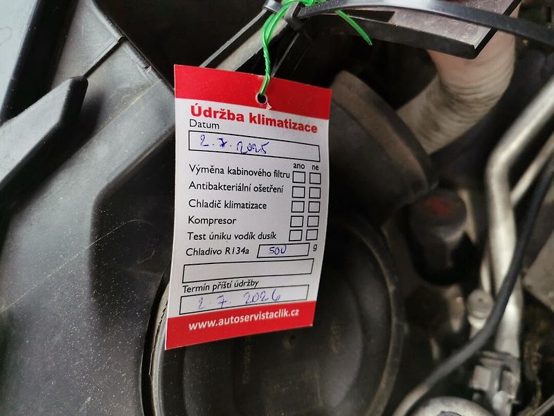Citroën C4 Picasso (2009) 2.0HDi 100kw Automat 7míst - fotka 21 z 28
