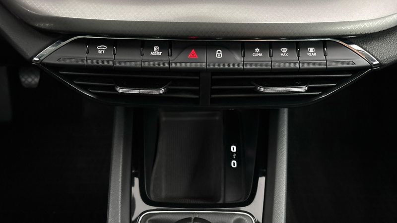 Škoda Octavia 2.0 TDI Ambition Combi - fotka 13 z 26