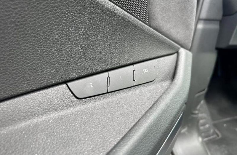 Audi SQ8 e-tron Q 360 HuD 4 zóny Matrix - fotka 15 z 18