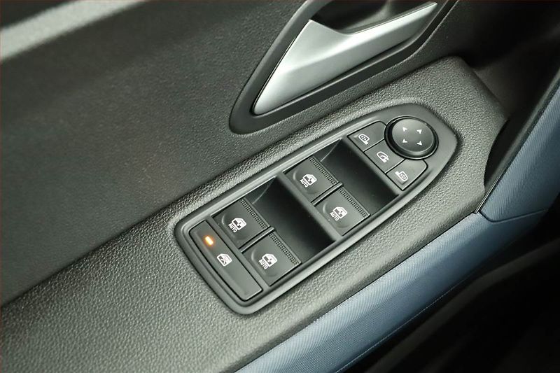 Dacia Duster (2025) Journey 1.6 Hybrid - fotka 11 z 14
