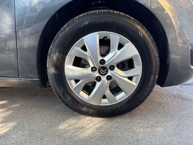 Citroën Grand C4 Picasso 1.6HDi.7MÍST.DPH.ČR.1MAJ.DPH.Z - fotka 14 z 48