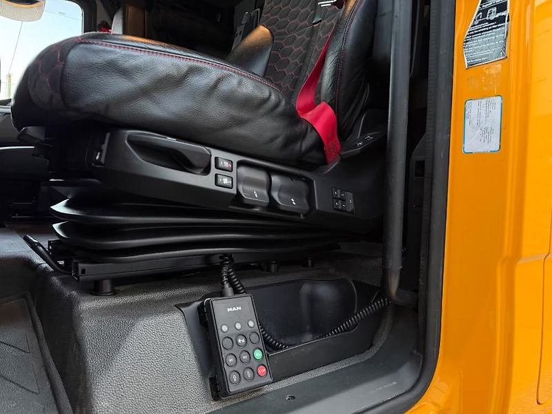 MAN TGX (2022) 26.640 6x2 tahač EURO 6 - fotka 16 z 22