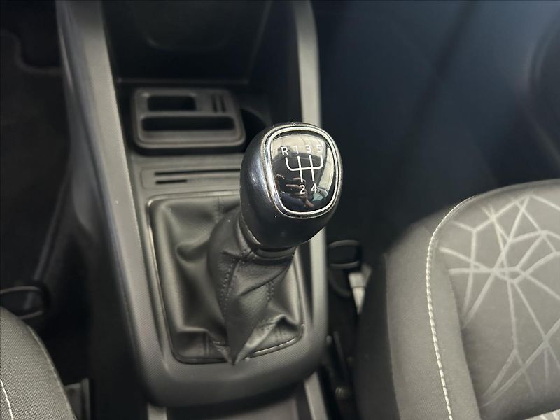 Škoda Fabia 1,0   TSI,CLEVER,SERVISKA,ACC - fotka 18 z 24