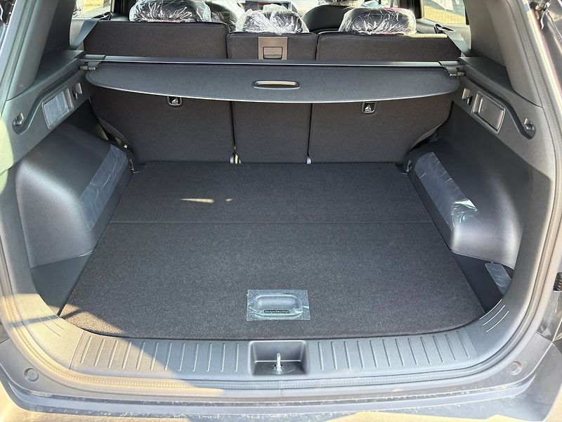 Kia Sportage (2026) 1,6 T-GDi GPF 4x2 7DCT BLACK E - fotka 5 z 13