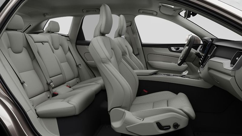 Volvo XC60 (2026) B5 AWD PLUS BRIGHT AUT - fotka 12 z 13