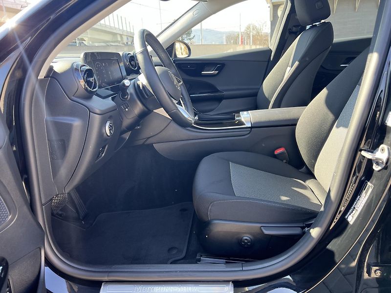 Mercedes-Benz Třídy C 220d T led kamera ACC - fotka 9 z 21