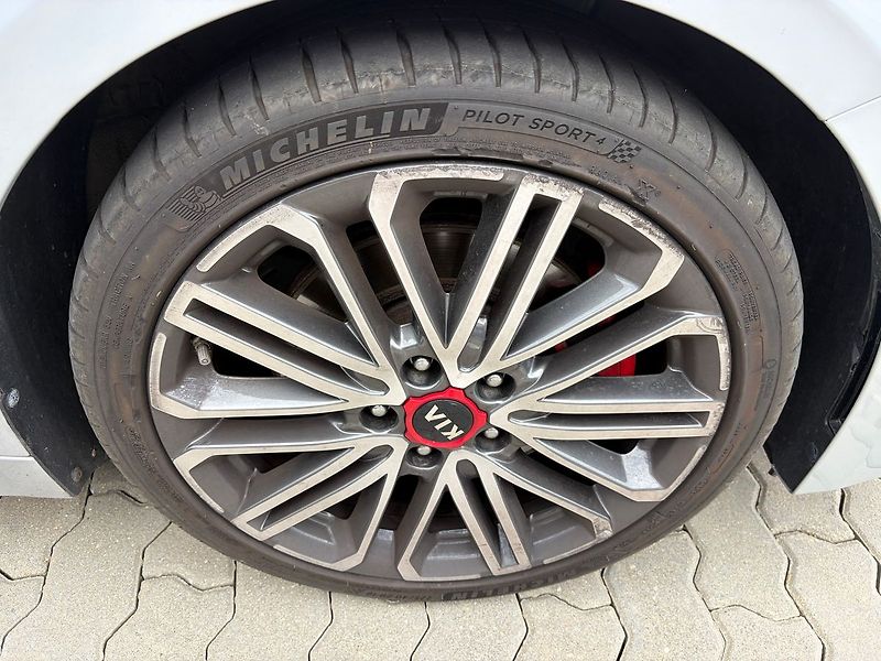 Kia Pro_Ceed 1.6 T-GDI 150kW GT-Line AT - fotka 9 z 9