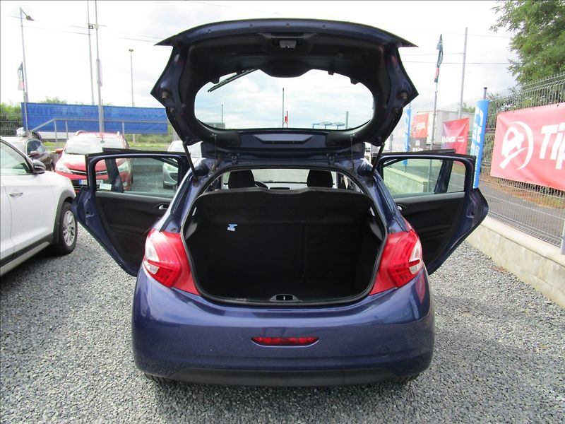Peugeot 208 1.4HDi  Klima, 2. maj. - fotka 29 z 36