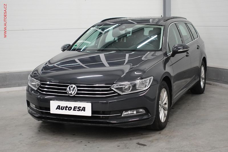 Volkswagen Passat (2015) 2.0 TDi, Comfortline, panor - fotka 3 z 21