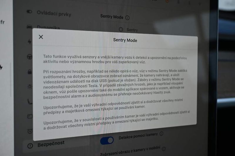 Tesla Model Y (2022) Long Range Dual Motor AWD 94% - fotka 32 z 44