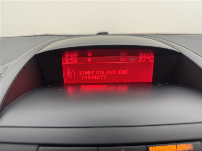 Opel Zafira 2,0 96kW VÝHŘEV SENZORY DPH ČR - fotka 17 z 35