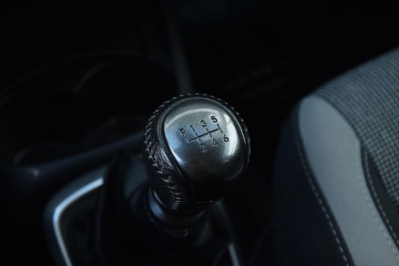 Toyota Yaris 1.5VVT-i Y20 EDITION 1. MAJ ČR - fotka 22 z 23