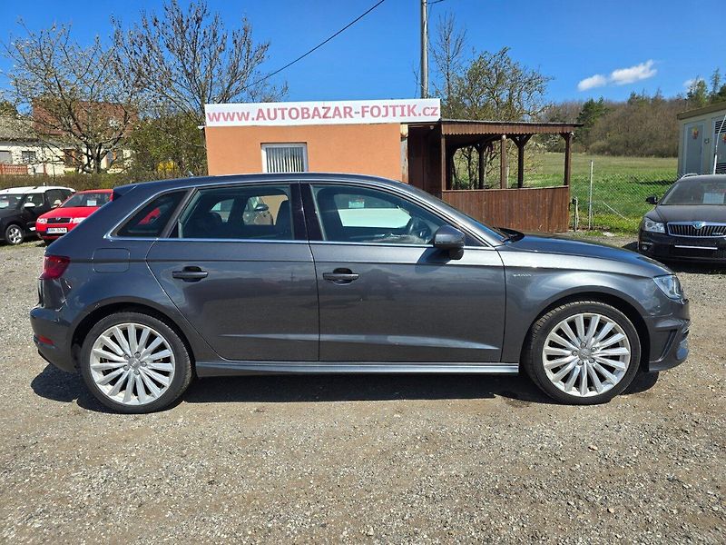 Audi A3 (2015) 1.4 TFSi Sportback E-T - fotka 8 z 24