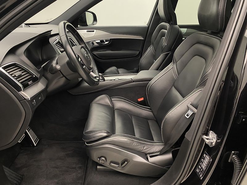 Volvo XC90 B5 AWD R-DESIGN AUT 7míst - fotka 3 z 52