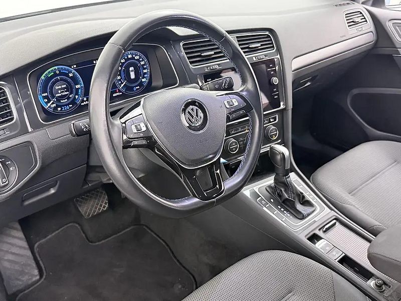 Volkswagen e-Golf 100kW ACC Tepelko Virtual 1Maj - fotka 3 z 11