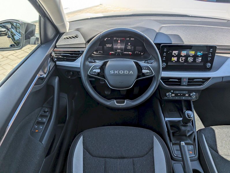 Škoda Scala (2025) 1,0 TSI / 85 kW Top Selection - fotka 6 z 30
