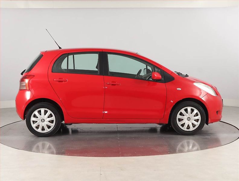 Toyota Yaris (2007) 1.3 VVT-i, Automat - fotka 6 z 19