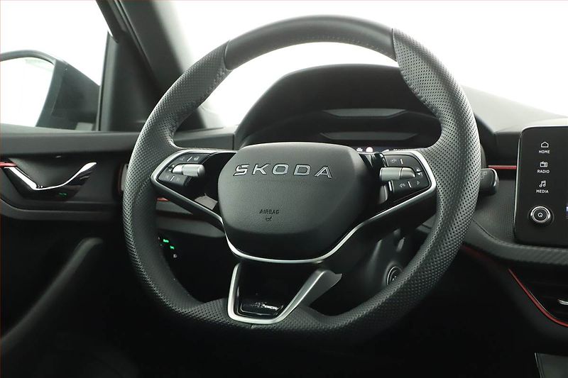 Škoda Kamiq (2026) 1.5 TSI, MONTE CARLO, AUTOMAT - fotka 8 z 20