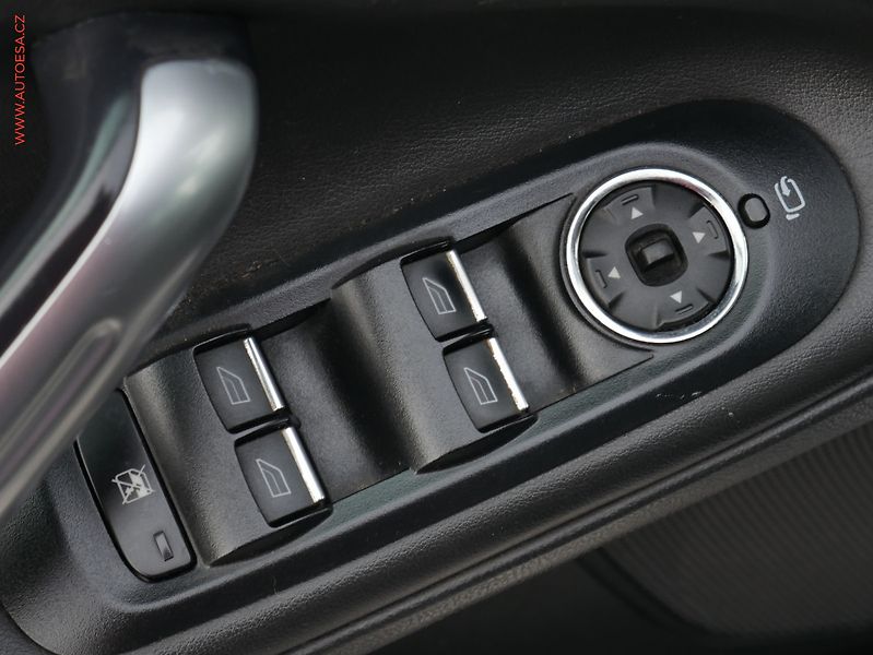 Ford Galaxy (2010) 2.0 TDCi, AT, xenon, kůže - fotka 20 z 24
