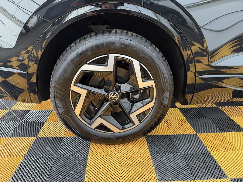 Volkswagen Touareg 3.0Tdi*1-MAJ*DPH*HUD*R-LINE* - fotka 21 z 45