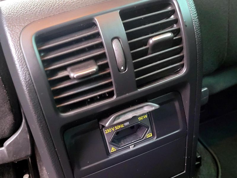 Volkswagen Passat *SERV.KNÍŽKA,AUT.PARKOVÁNÍ   - fotka 21 z 47