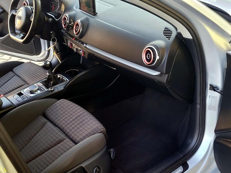 Audi A3 TFSi 103kW Limo,FULL LED - fotka 24 z 44
