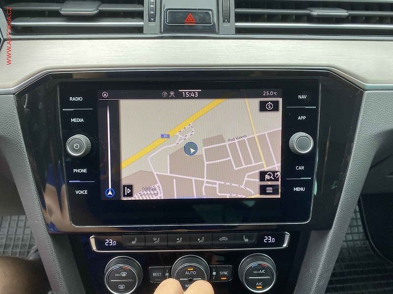 Volkswagen Passat (2019) 2.0TDi, 1.maj,ČR, Elegance - fotka 17 z 19