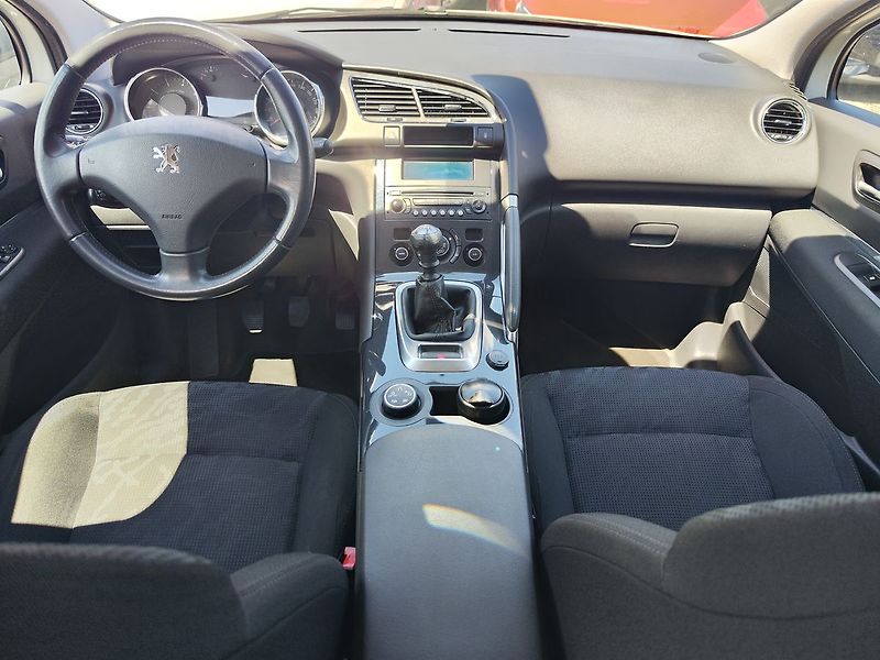 Peugeot 3008 1.6 THP/115kW Premium - fotka 13 z 23