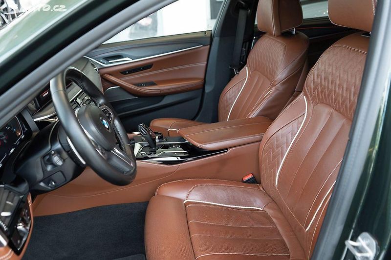 BMW Řada 5 (2021) 540d xDrive možný odpočet DPH - fotka 12 z 26