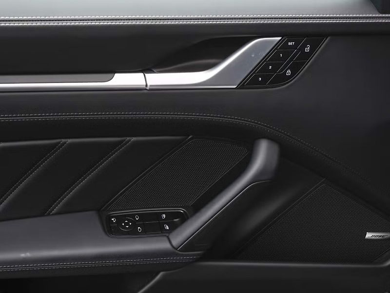 Porsche 911 Carrera 4S Lift Chrono BOSE - fotka 20 z 21