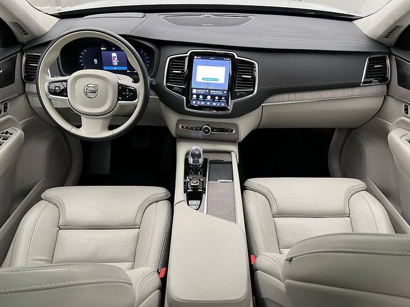 Volvo XC90 B5 AWD ULTIMATE BRIGHT 7 MÍST  - fotka 2 z 51