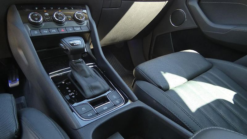 Škoda Kodiaq 2,0 TSI 140 kW L&K 4x4 DSG - fotka 6 z 26