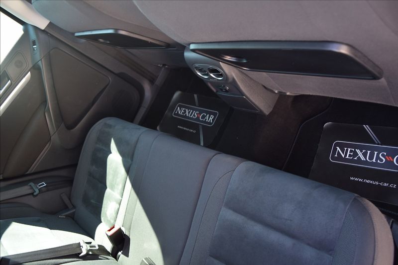 Volkswagen Tiguan 1,4 TSI 92KW R-LINE TOP STAV! - fotka 20 z 48