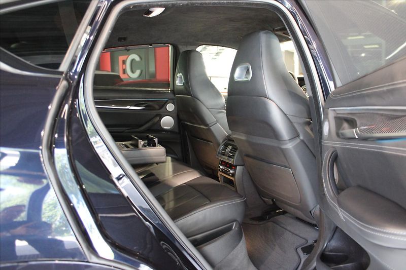 BMW X6 M 423kW CZ/1.Maj/AdLED/B&O - fotka 28 z 33