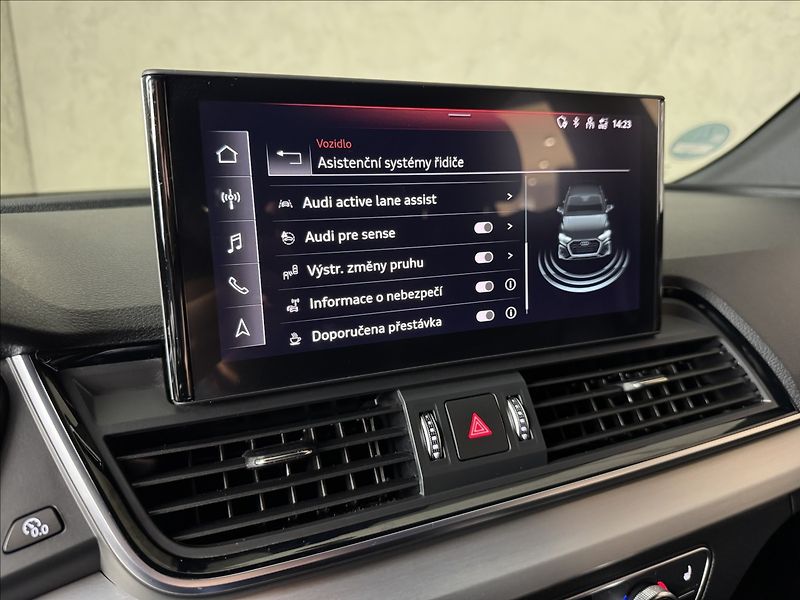 Audi Q5 2,0 TDi  Quattro S-Line Assist - fotka 29 z 50