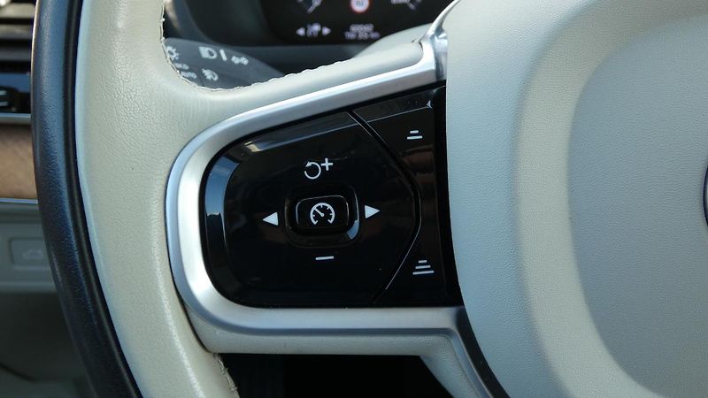 Volvo XC90 T8 AWD Recharge Inscription AT - fotka 11 z 26