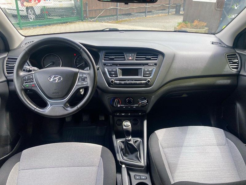 Hyundai i20 1,1CRDi (55kW)*TAŽNÉ ZAŘÍZENÍ* - fotka 8 z 17