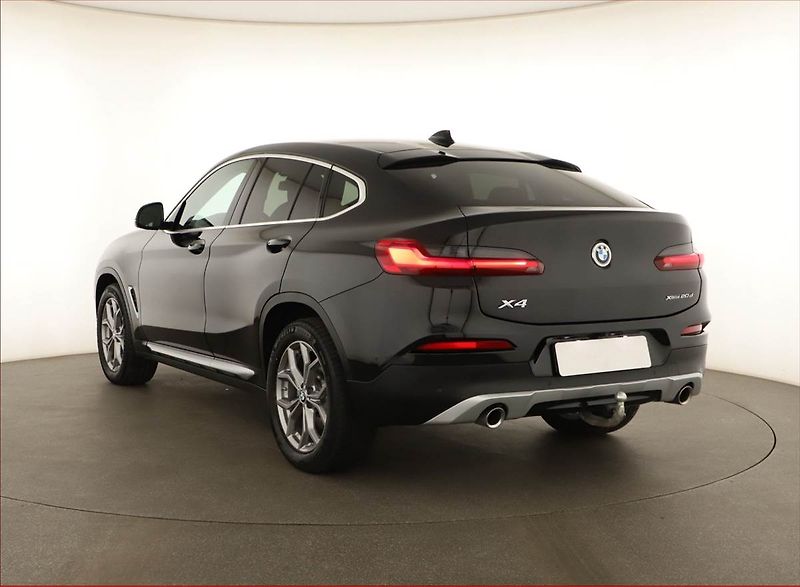BMW X4 (2021) xLine xDrive20d - fotka 4 z 18