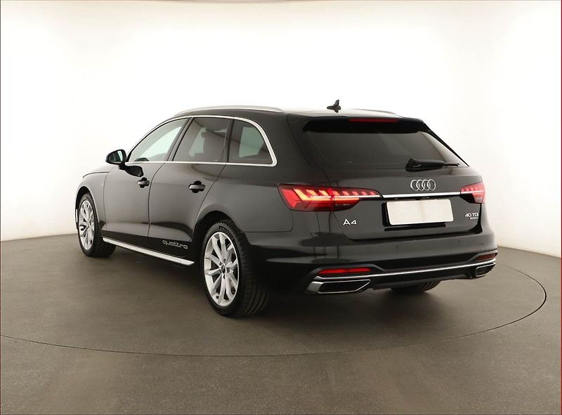 Audi A4 (2022) 40 TDI - fotka 4 z 17