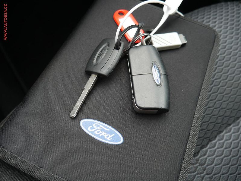 Ford Mondeo (2007) 2.0TDCi, ČR, AC, xenon, park - fotka 19 z 19