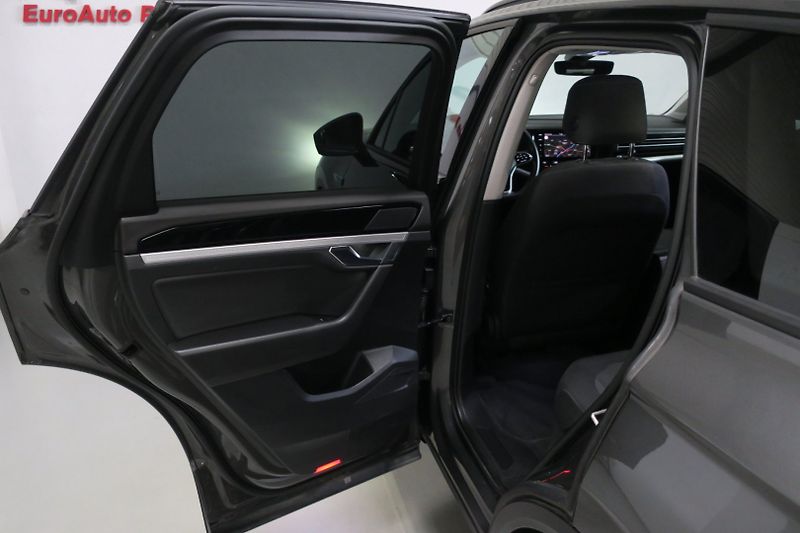 Volkswagen Touareg (2022) 3,0 TDI V6 ČR tažné 3,5t - fotka 42 z 50
