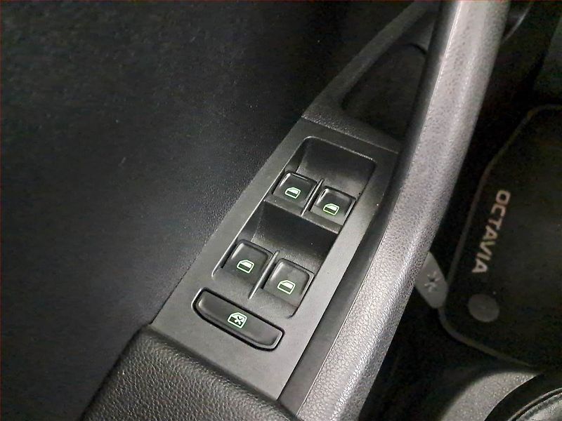 Škoda Octavia (2014) 1.6 TDI, Serv.kniha, Navi - fotka 15 z 16