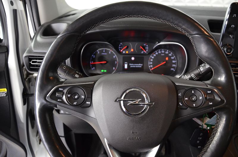 Opel Combo (2022) 1.5D 96 Elegance Plus 5d - fotka 12 z 21