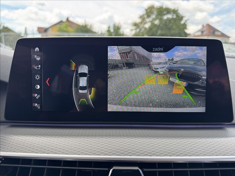 BMW Řada 5 3,0 530d xDrive Mpaket původČR - fotka 43 z 50