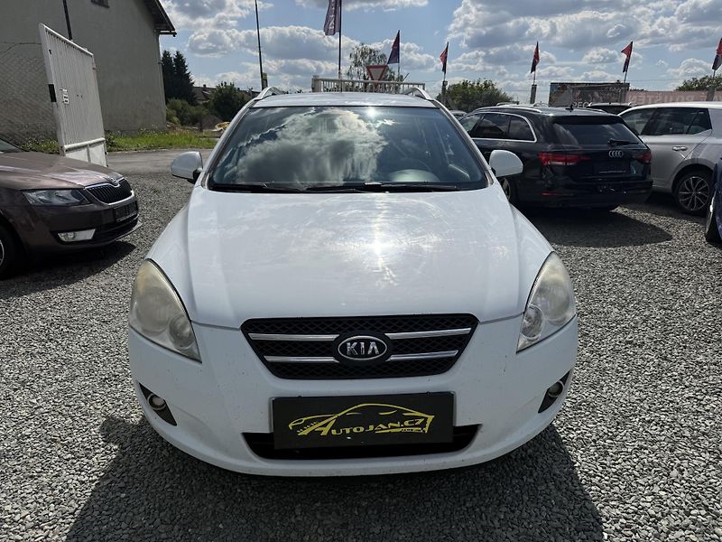 Kia Ceed 1.6 CRDi KOMBI - fotka 2 z 13