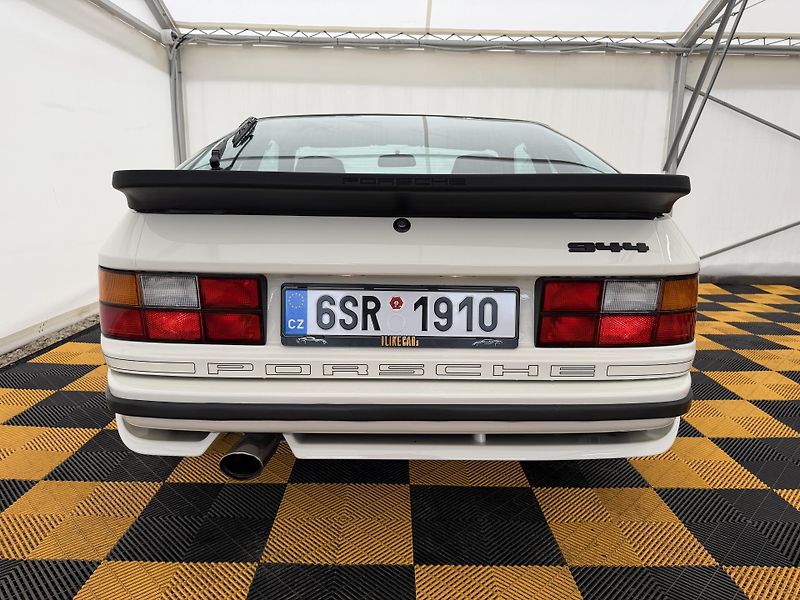 Porsche 944 - fotka 6 z 47