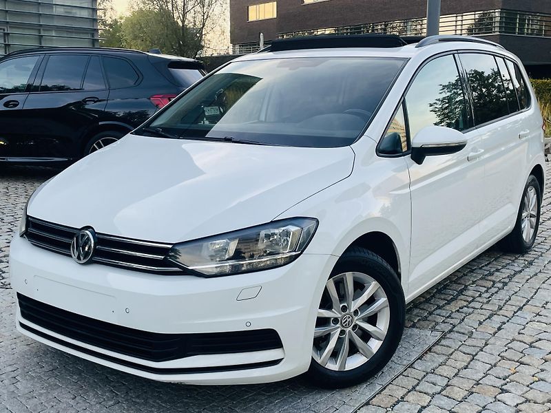 Volkswagen Touran 1.6TDI MANUÁL SERVISKA TAŽNÉ - fotka 1 z 44