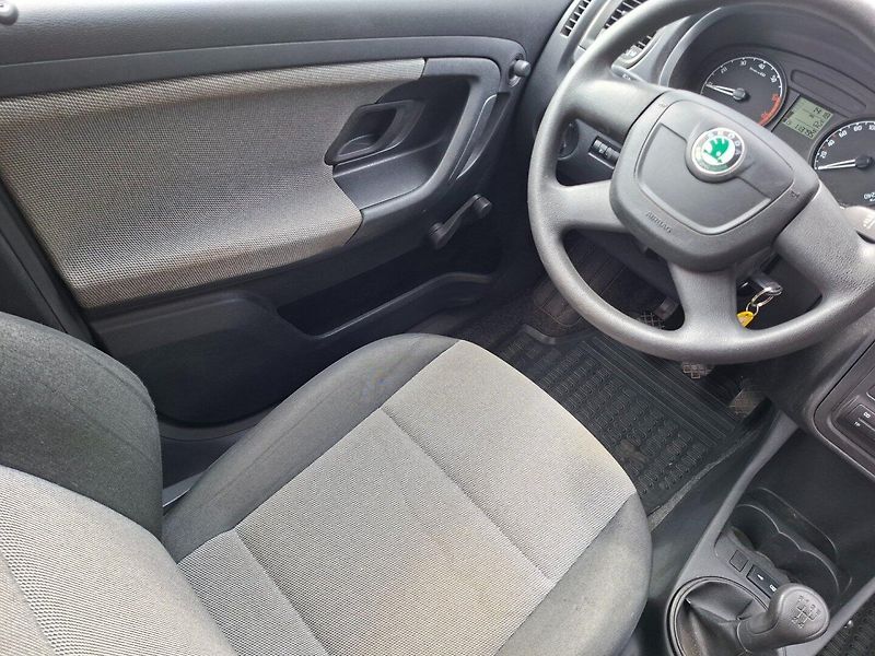Škoda Fabia (2009) 1.2i 51kW -1.MAJITEL-KLIMA - fotka 11 z 23