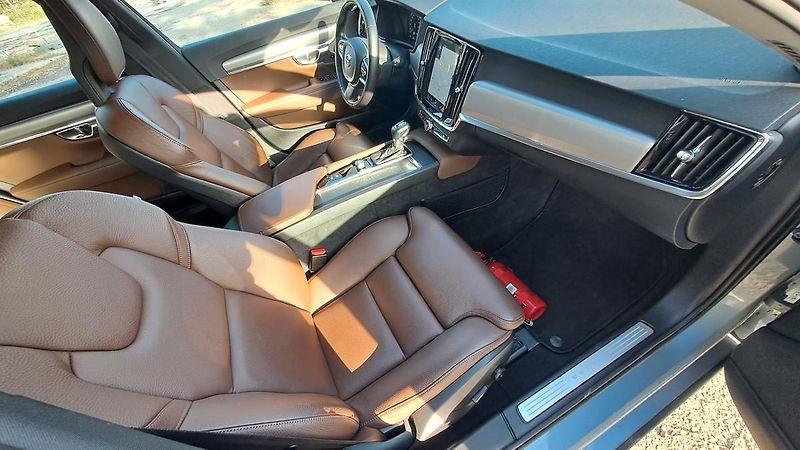 Volvo V90 2.0 D4 Momentum NAVI Automat - fotka 7 z 33